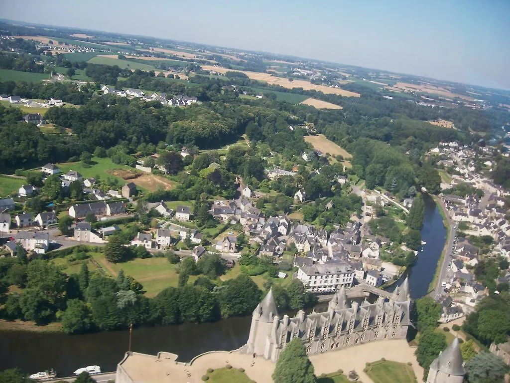 Les Logis De Ste Croix Bed & Breakfast Josselin France